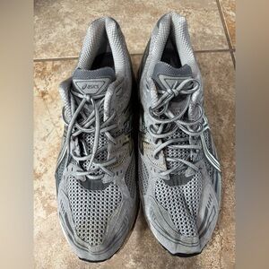 ASICS Men's Silver Athletic Shoes